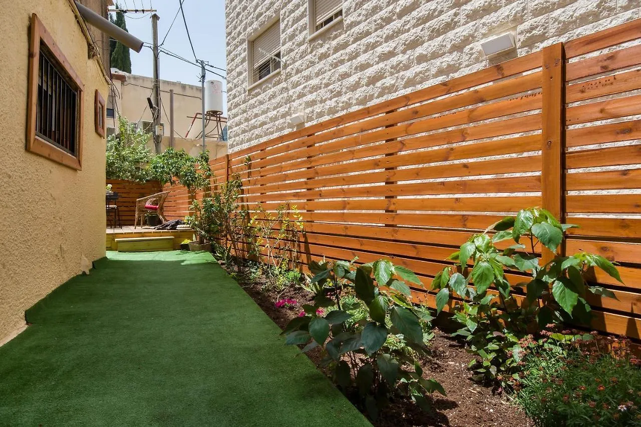 Appartamento Sweet Home With Private Garden And Parking Haifa